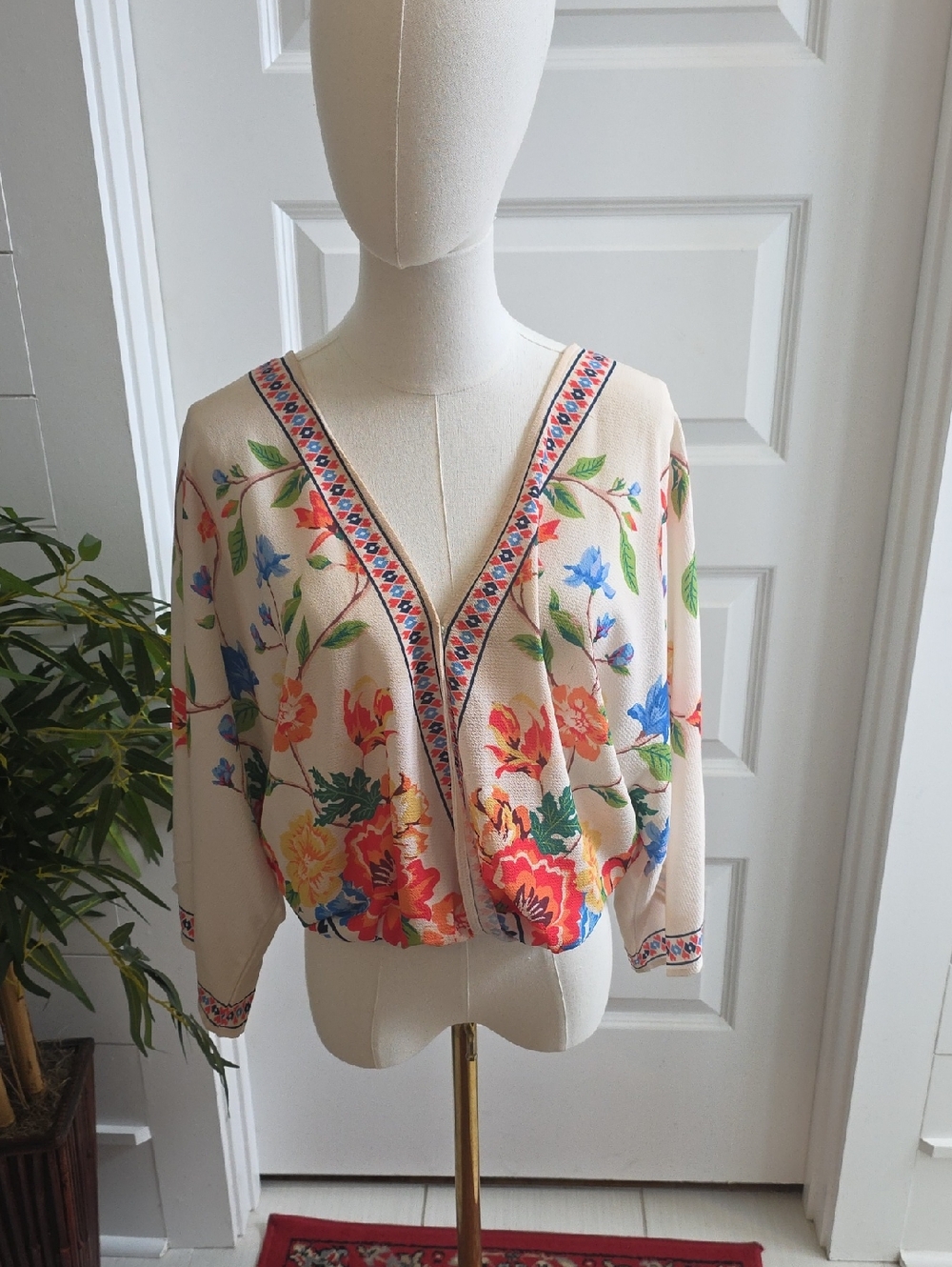 Floral V-Neck Knit Top in Cream